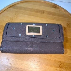 Guess Wallet